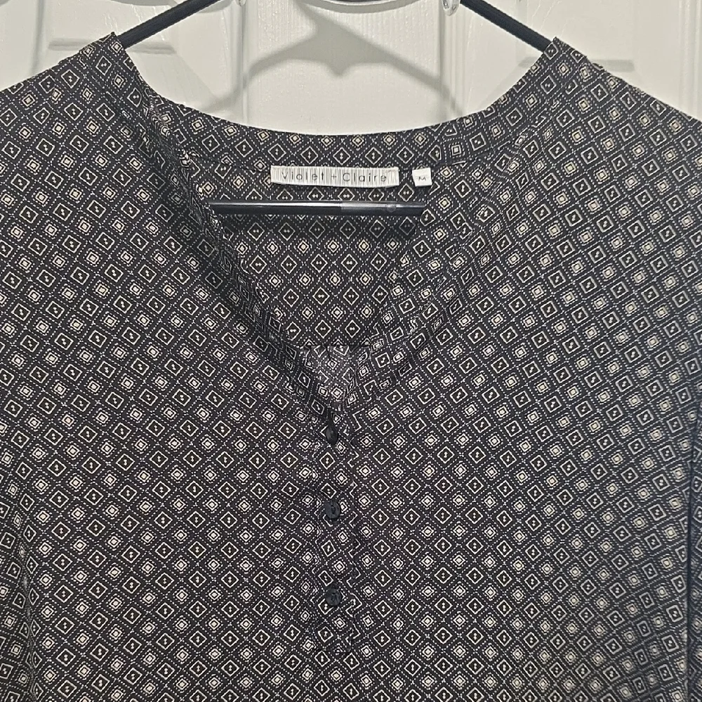Violet & Claire Black Printed Long-Sleeve Blouse